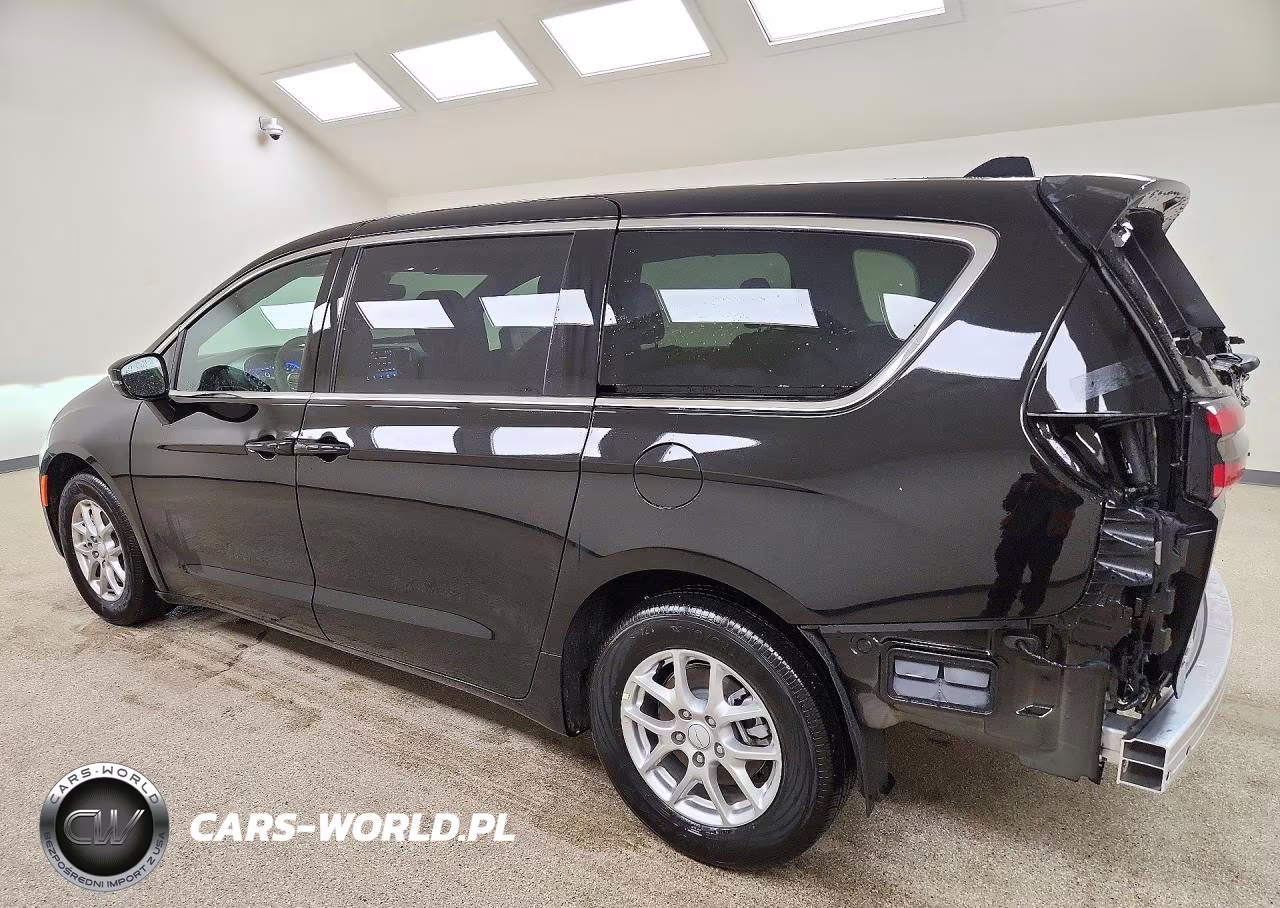 2027 Chrysler Pacifica Select VIN:2C4RC1BG6VR612084 - 2