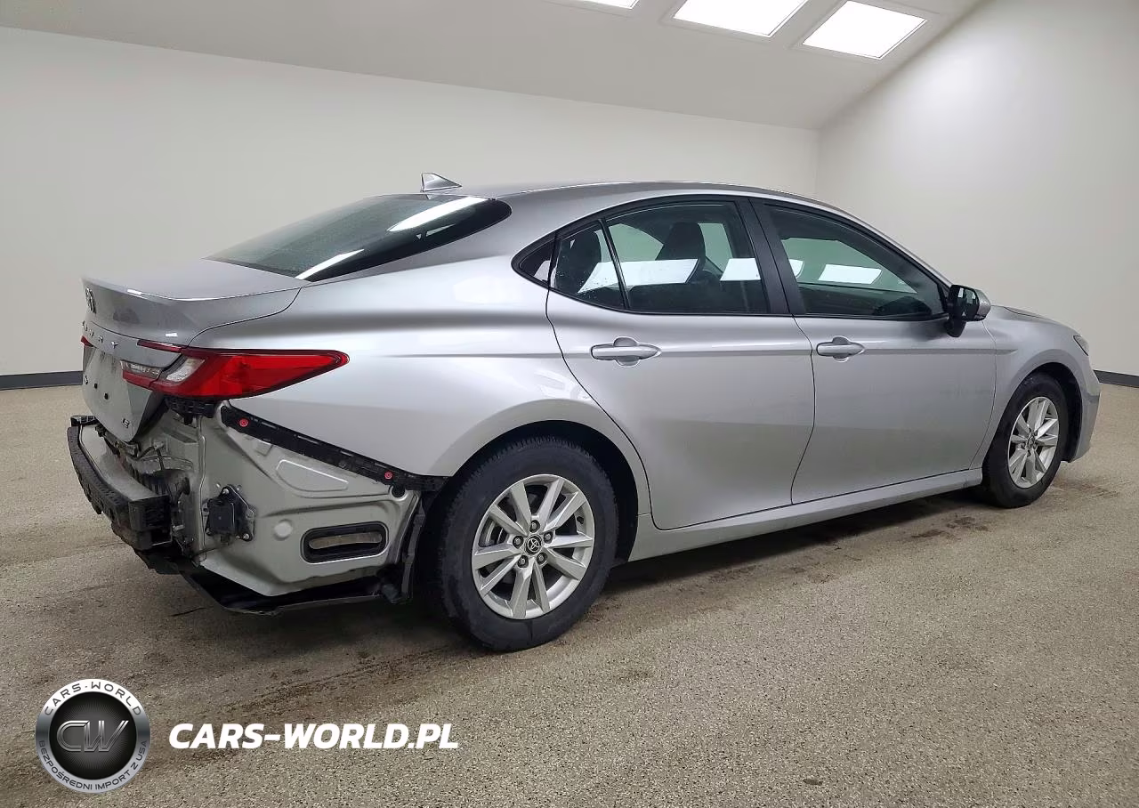 2025 Toyota Camry Le VIN:4T1DAACK4SU574030 - 3