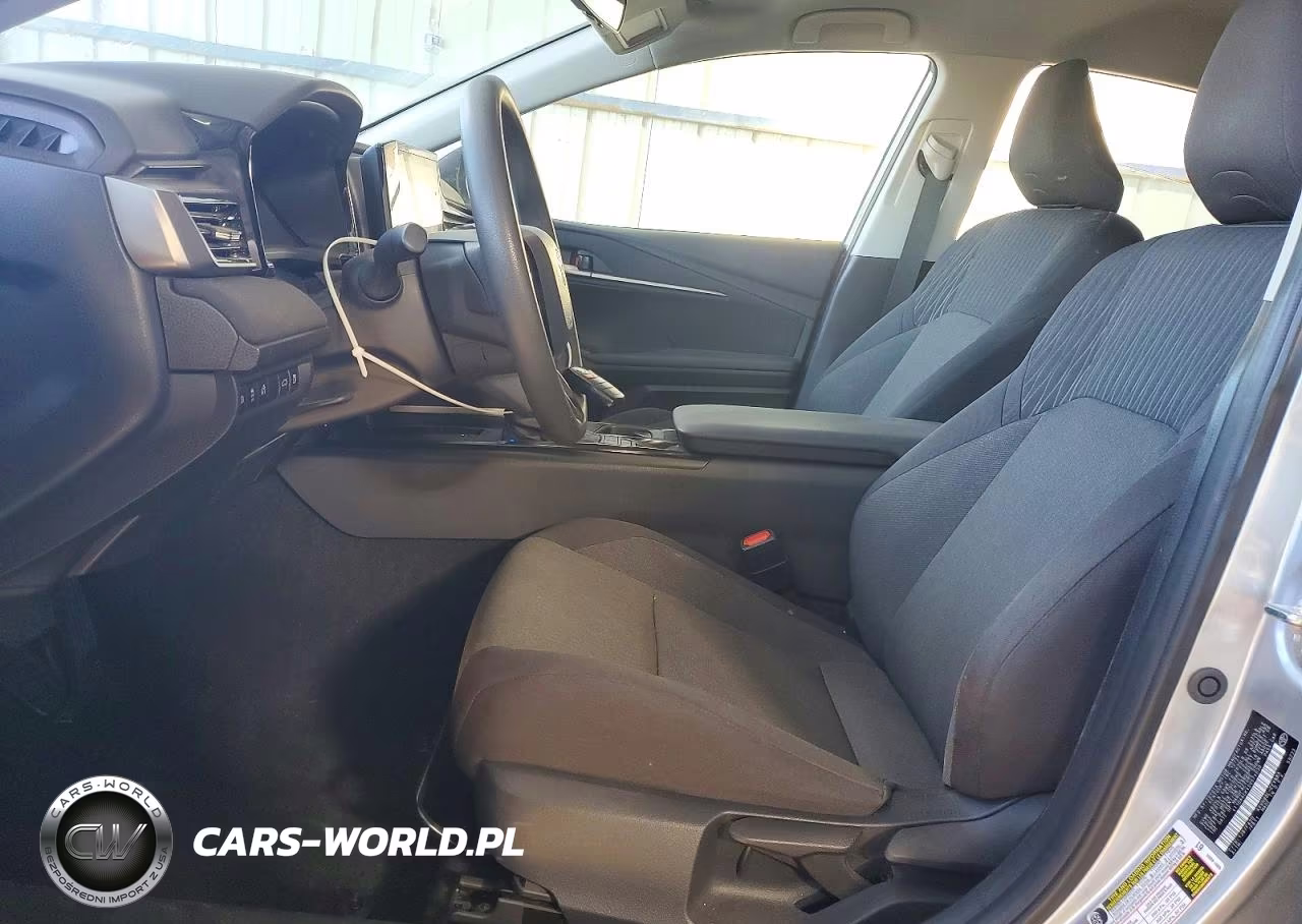 2025 Toyota Camry Le VIN:4T1DAACK4SU574030 - 7