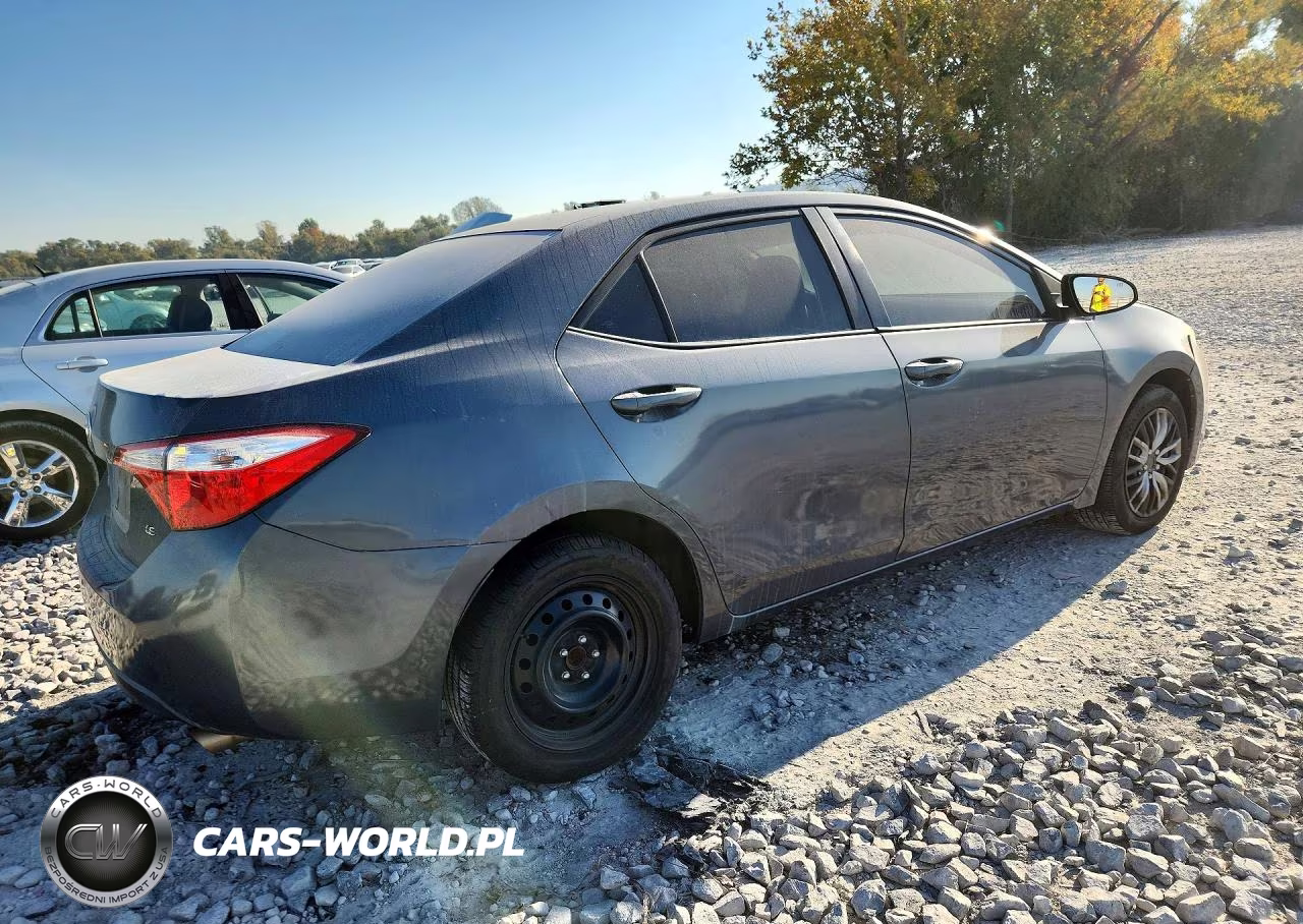 2015 Toyota Corolla Le VIN:2T1BURHE5FC314453 - 3