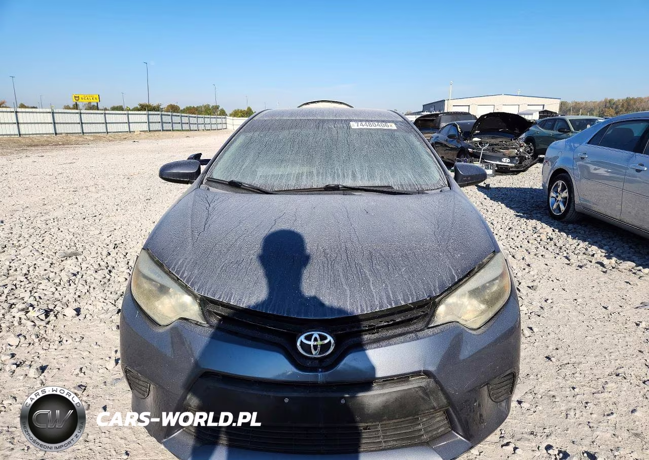 2015 Toyota Corolla Le VIN:2T1BURHE5FC314453 - 5