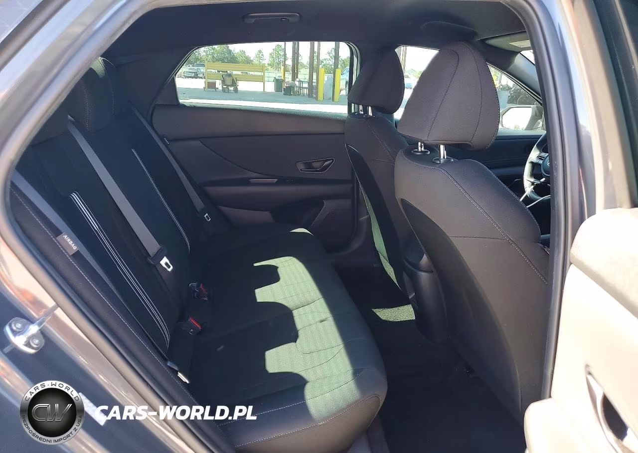 2025 Hyundai Elantra Sel Sport VIN:KMHLM4DGXSU867686 - 10
