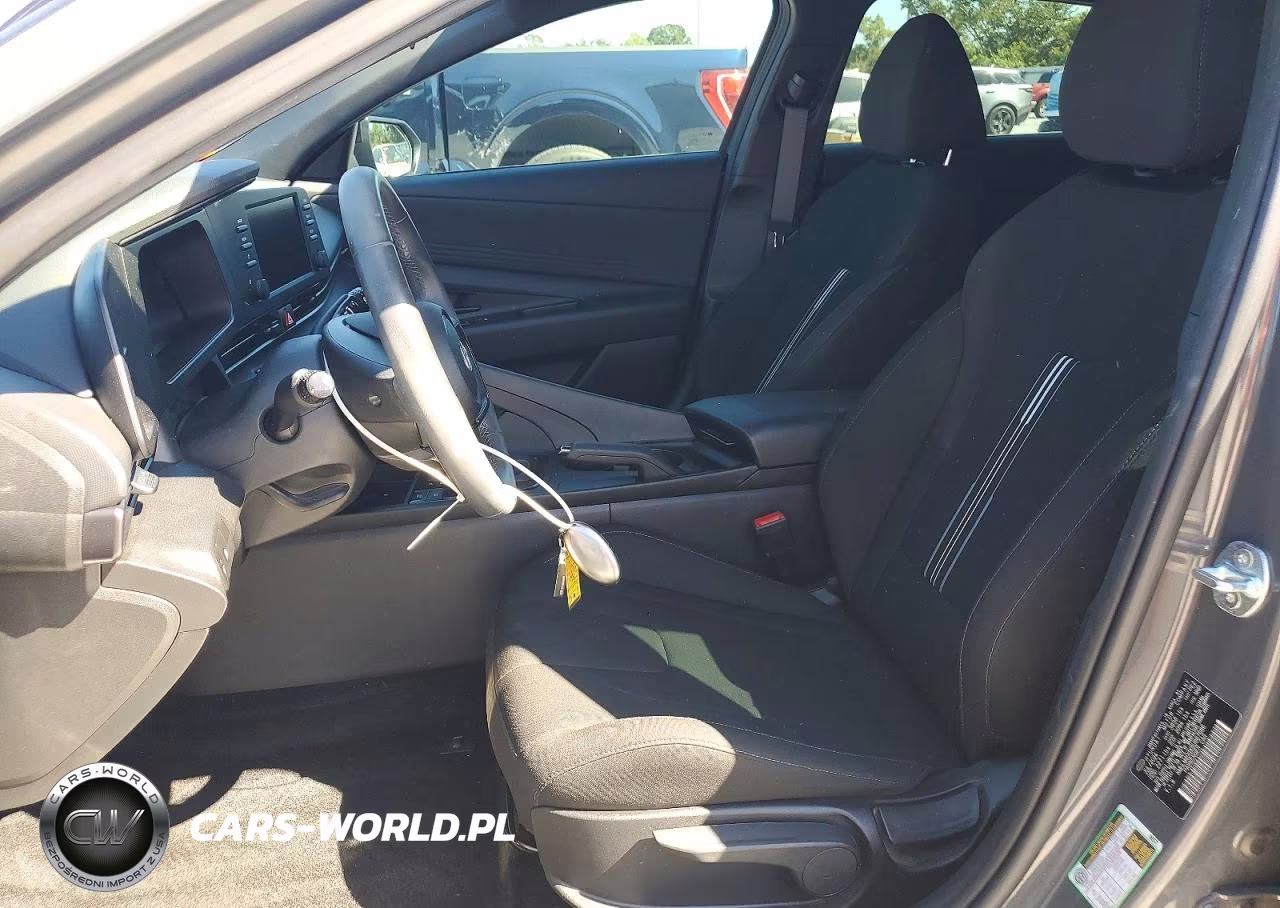 2025 Hyundai Elantra Sel Sport VIN:KMHLM4DGXSU867686 - 7
