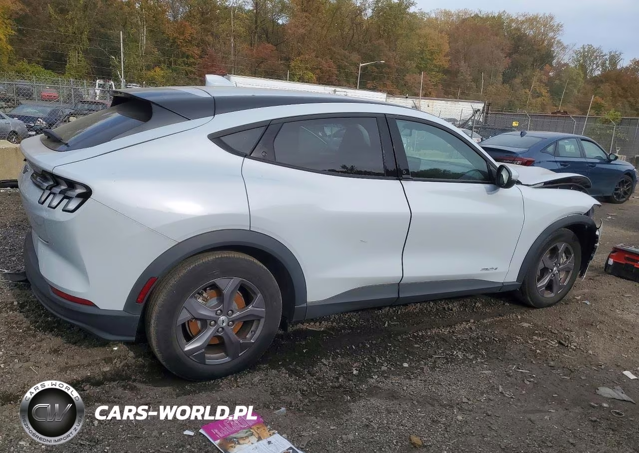 2022 Ford Mustang Mach-E Select VIN:3FMTK1RMXNMA28682 - 3