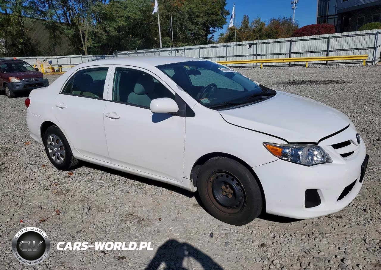 2013 Toyota Corolla L VIN:5YFBU4EE1DP182814 - 4