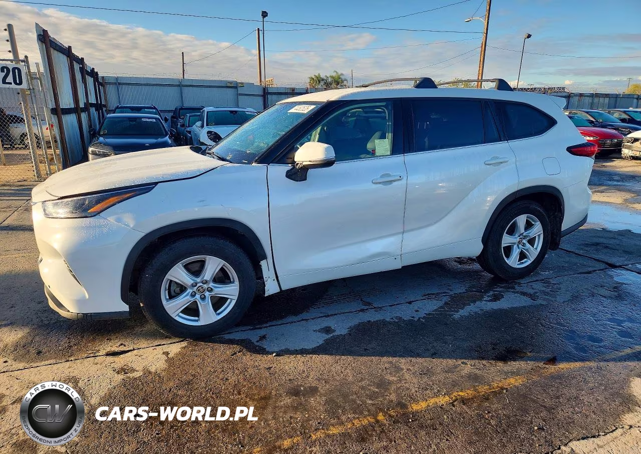 2021 Toyota Highlander Le VIN:5TDZZRAH9MS525499 - 1