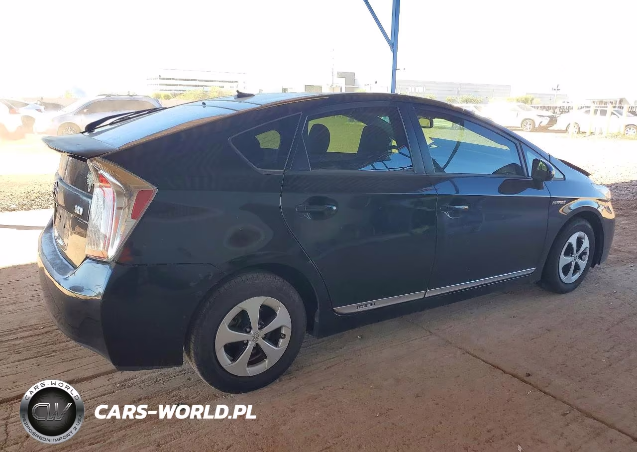 2013 Toyota Prius Four VIN:JTDKN3DU9D0349933 - 3