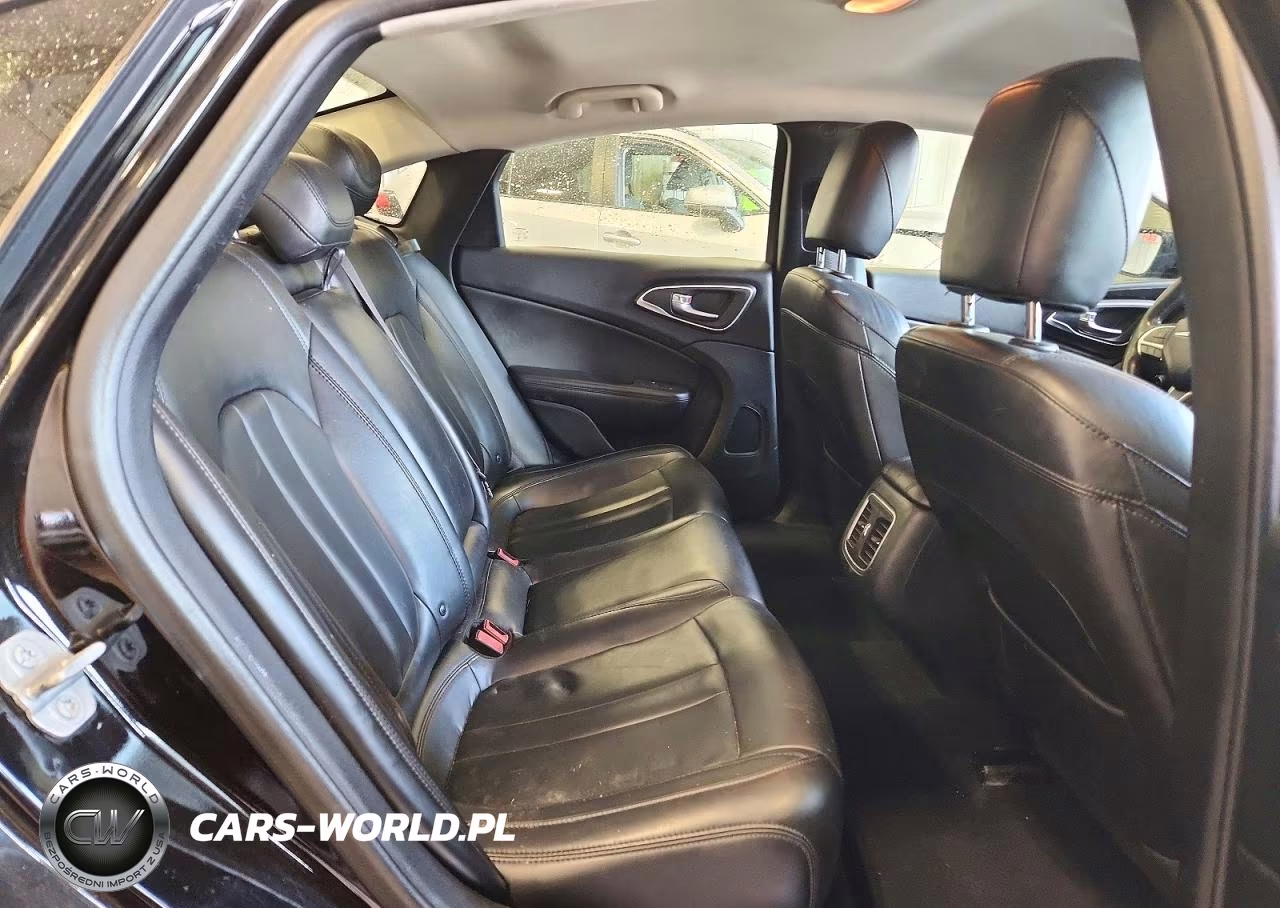 2015 Chrysler 200 C VIN:1C3CCCCB8FN545317 - 10
