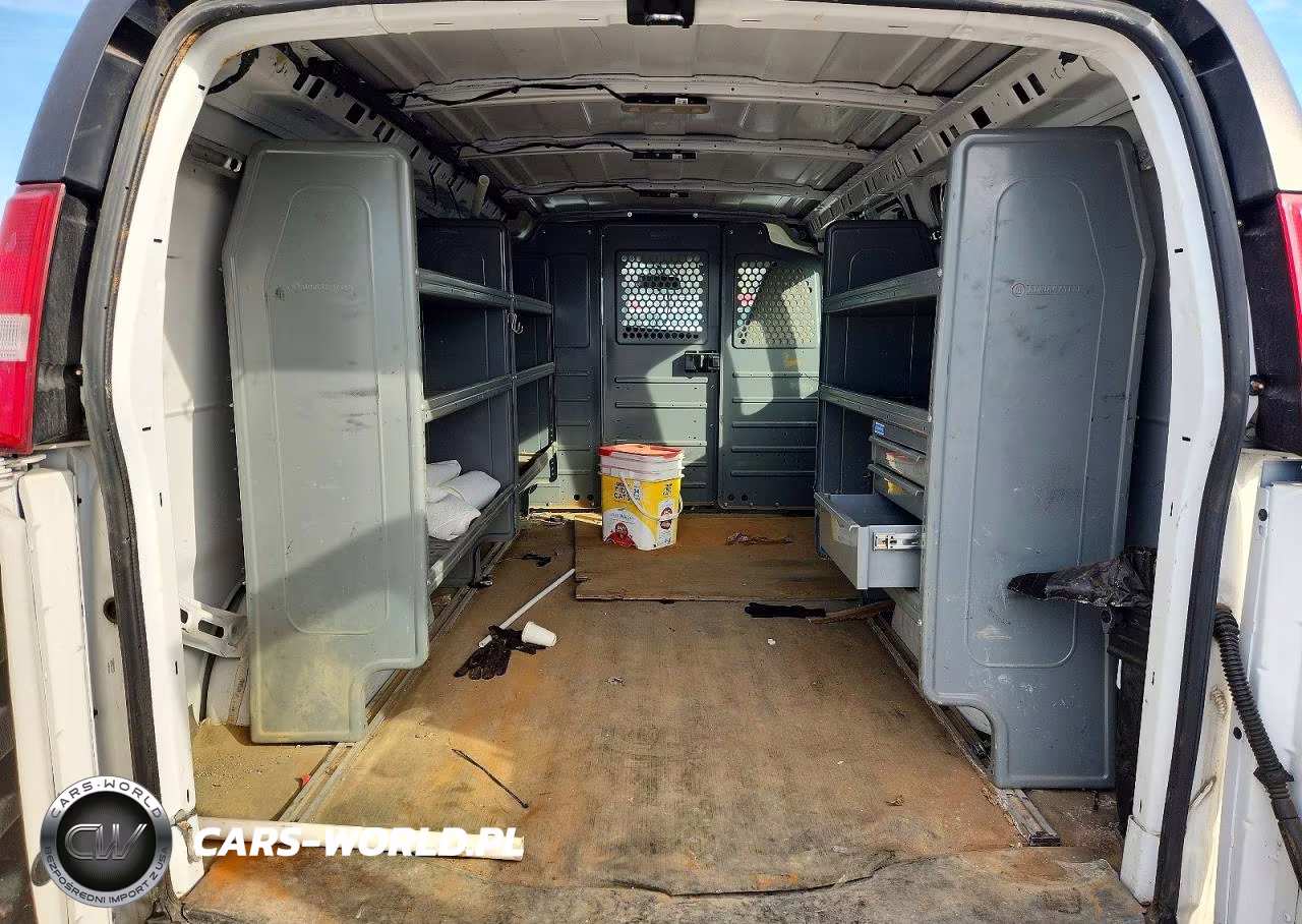 2020 Chevrolet Express G2500 VIN:1GCWGAFP4L1270718 - 10