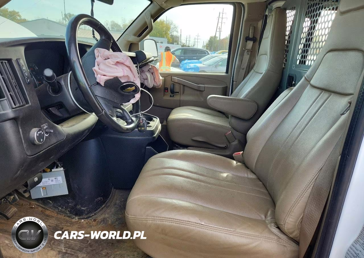 2020 Chevrolet Express G2500 VIN:1GCWGAFP4L1270718 - 7