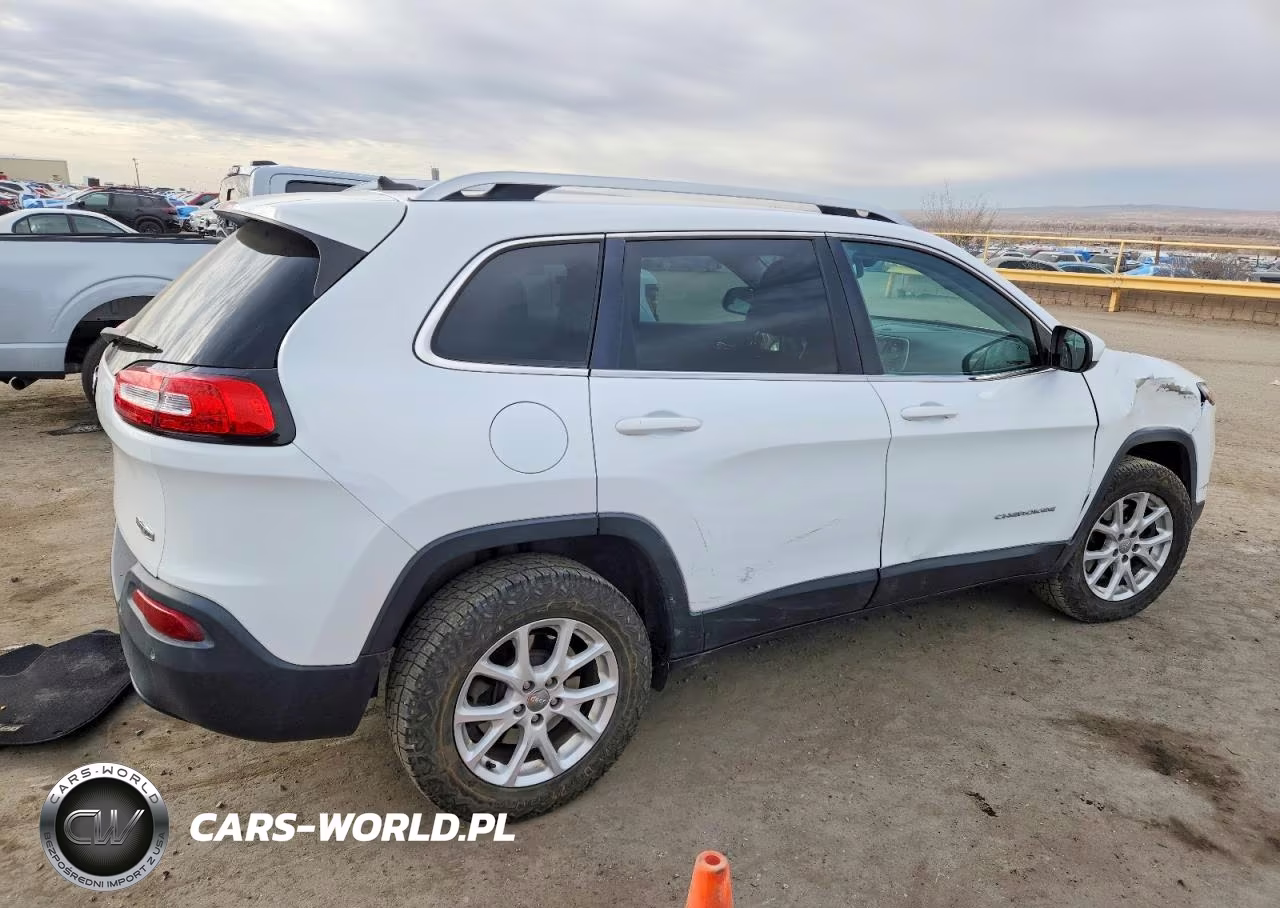 2018 Jeep Cherokee Latitude VIN:1C4PJMCB7JD528533 - 3