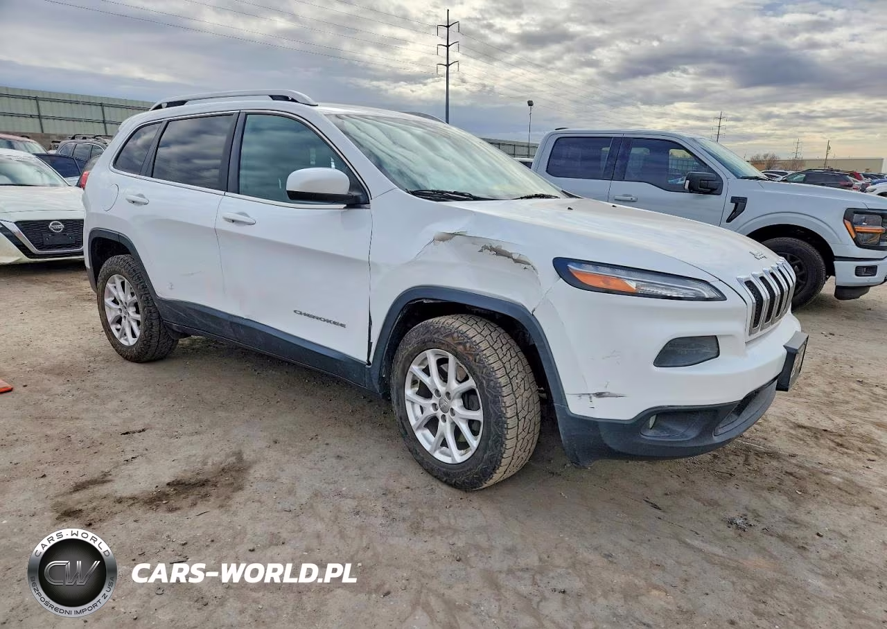 2018 Jeep Cherokee Latitude VIN:1C4PJMCB7JD528533 - 4