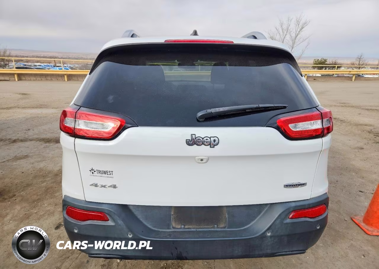 2018 Jeep Cherokee Latitude VIN:1C4PJMCB7JD528533 - 6