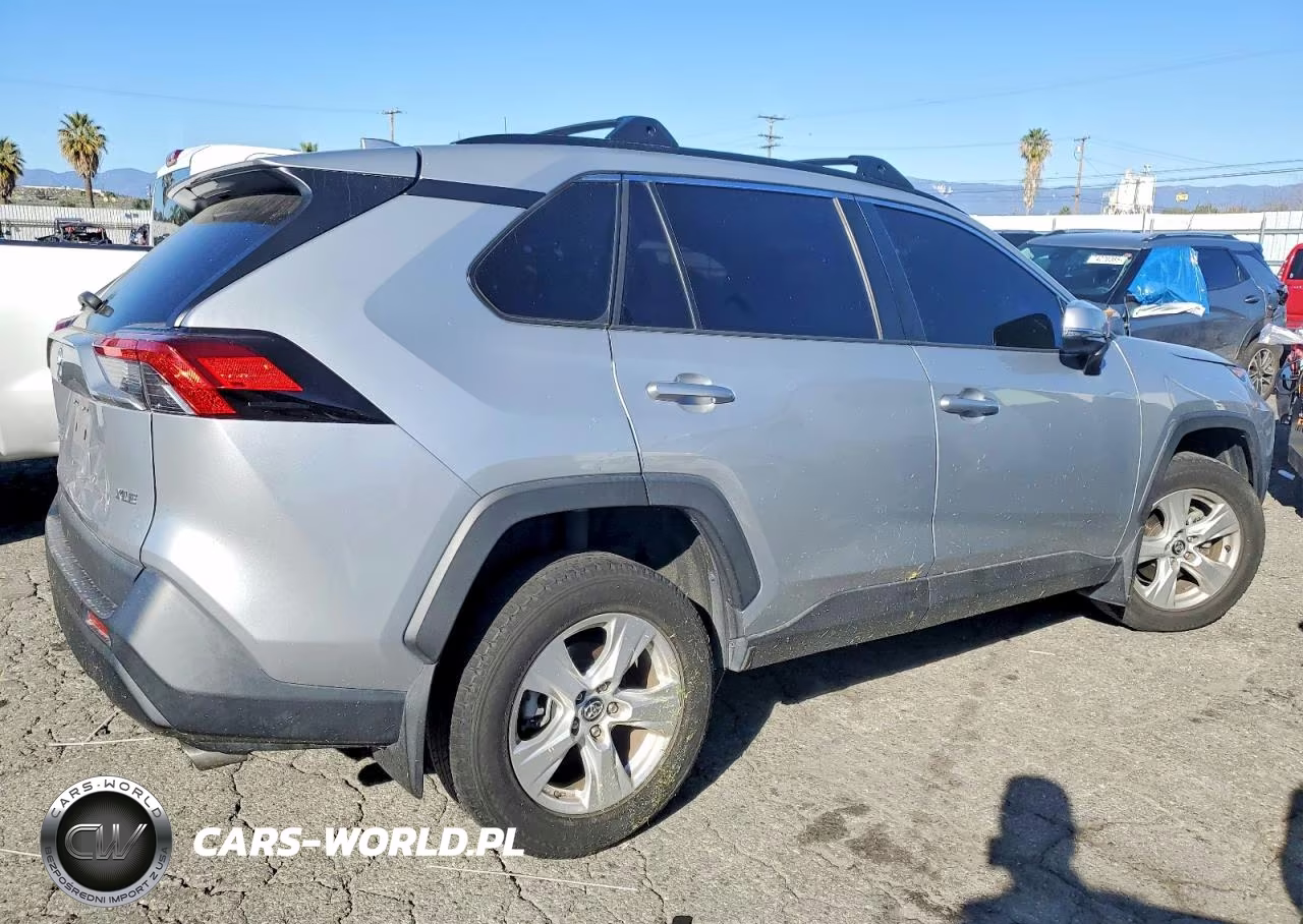 2021 Toyota Rav4 Xle VIN:2T3W1RFV0MW110773 - 3