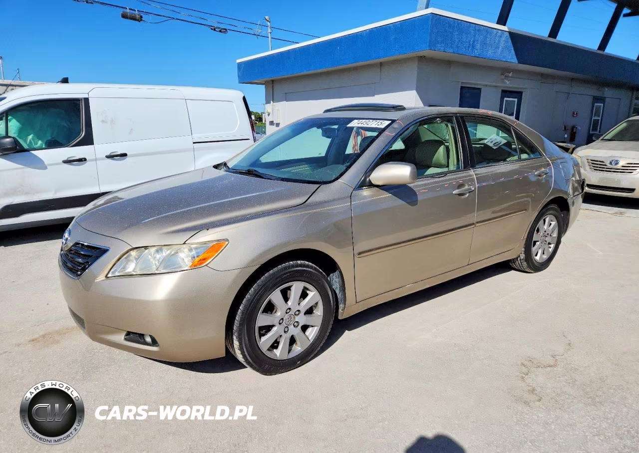 2007 Toyota Camry Le – zdjęcie 1 z 12