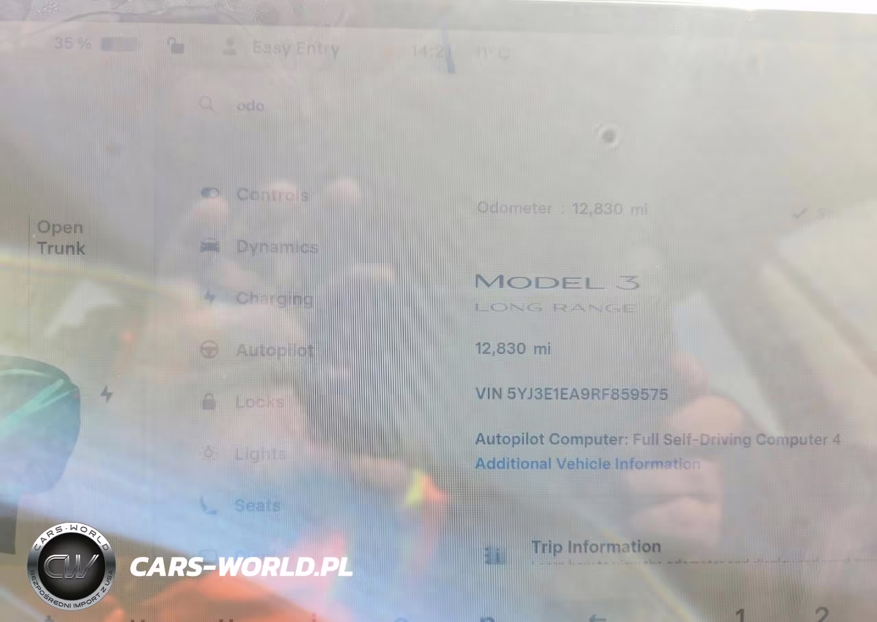 2024 Tesla Model 3 VIN:5YJ3E1EA9RF859575 - 9