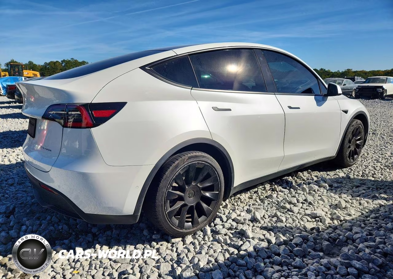 2021 Tesla Model Y VIN:5YJYGDEE2MF061853 - 3