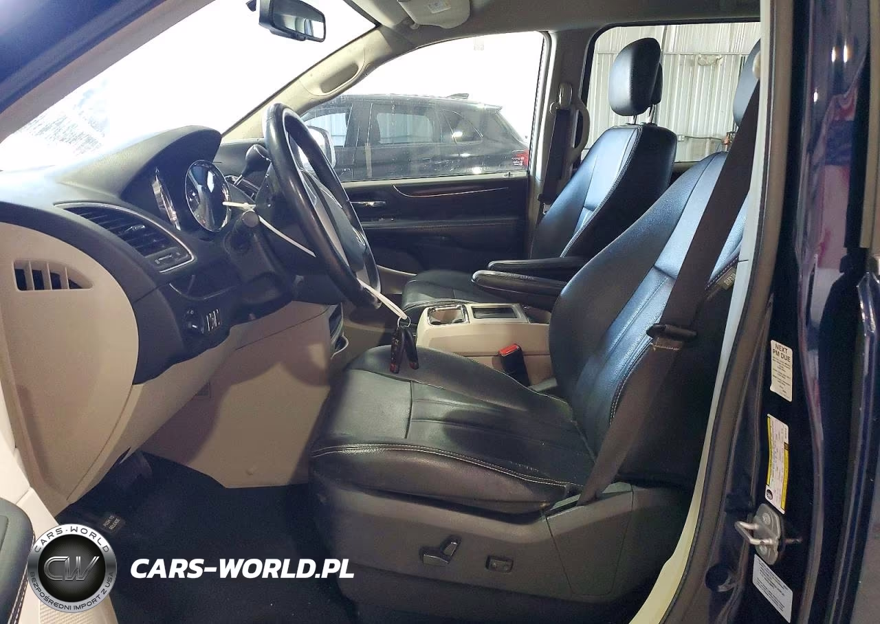 2016 Chrysler Town & Country Touring VIN:2C4RC1BG8GR157516 - 7