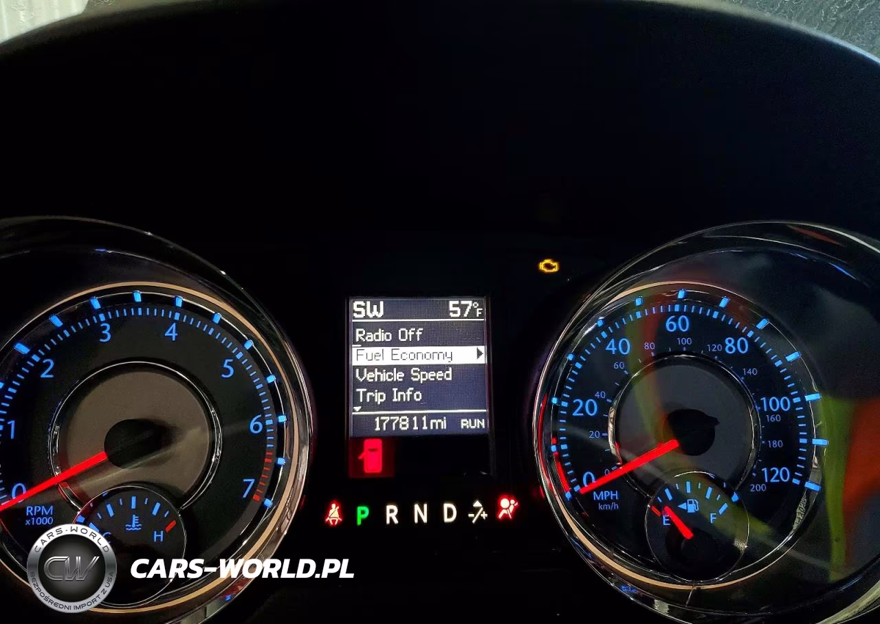 2016 Chrysler Town & Country Touring VIN:2C4RC1BG8GR157516 - 9