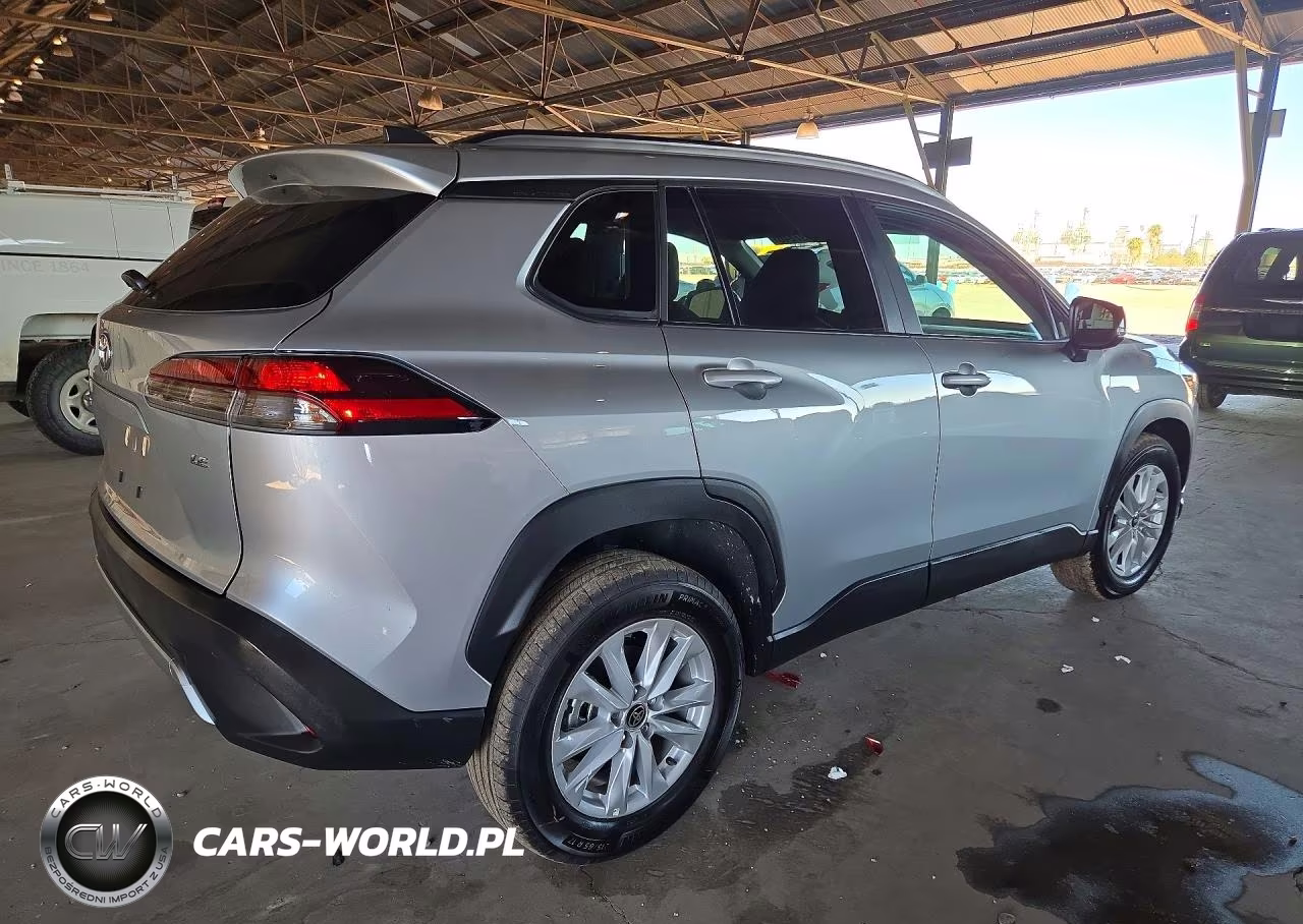 2026 Toyota Corolla Cross Le VIN:7MUBAAAGXTV215061 - 3