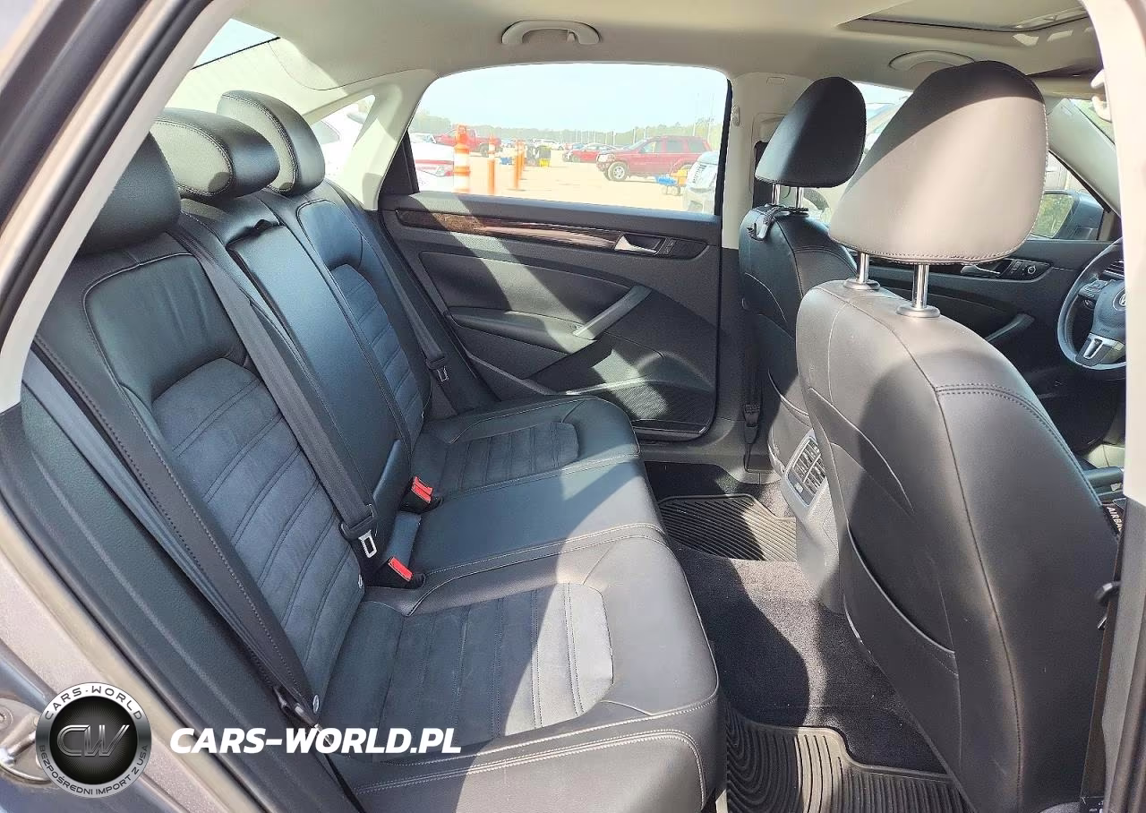 2014 Volkswagen Passat Sel VIN:1VWCN7A37EC098690 - 10