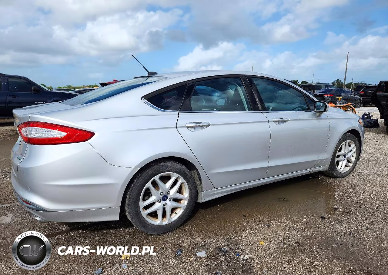 2013 Ford Fusion Se VIN:3FA6P0HR8DR158722 - 3