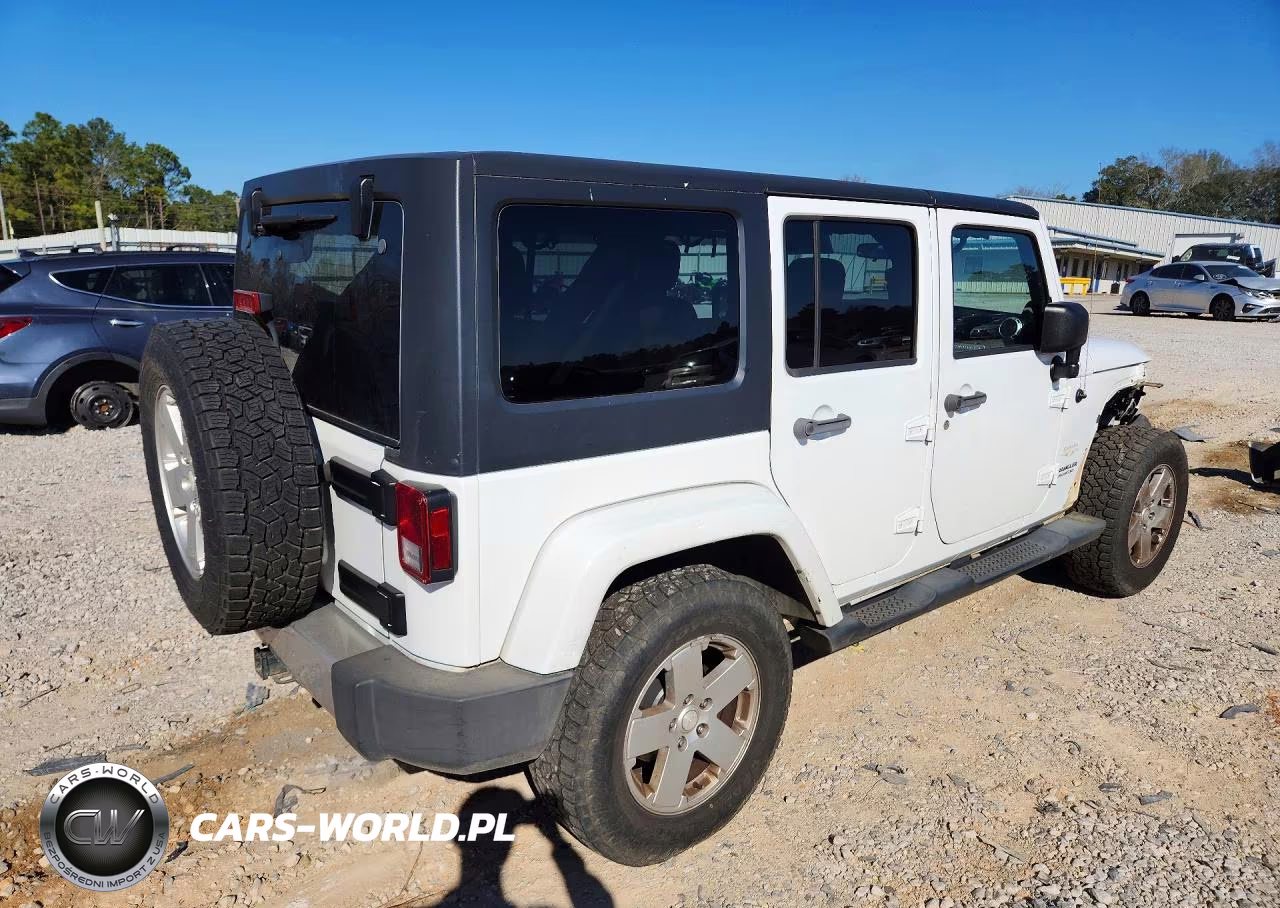 2012 Jeep Wrangler Unlimited Sahara VIN:1C4HJWEG9CL279685 - 3