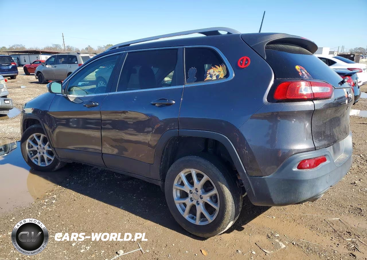 2018 Jeep Cherokee Latitude Plus VIN:1C4PJLLB2JD510970 - 2