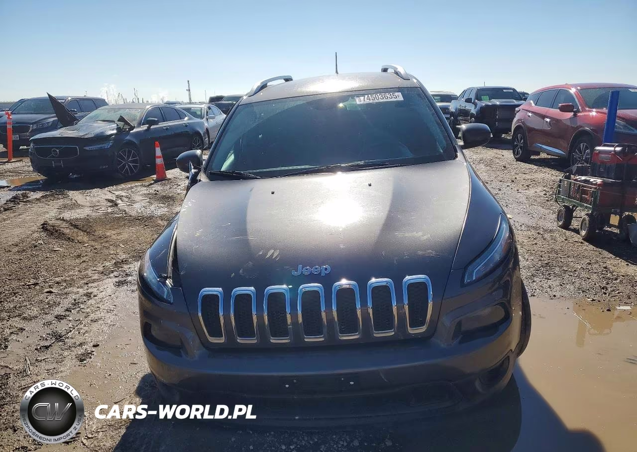 2018 Jeep Cherokee Latitude Plus VIN:1C4PJLLB2JD510970 - 5