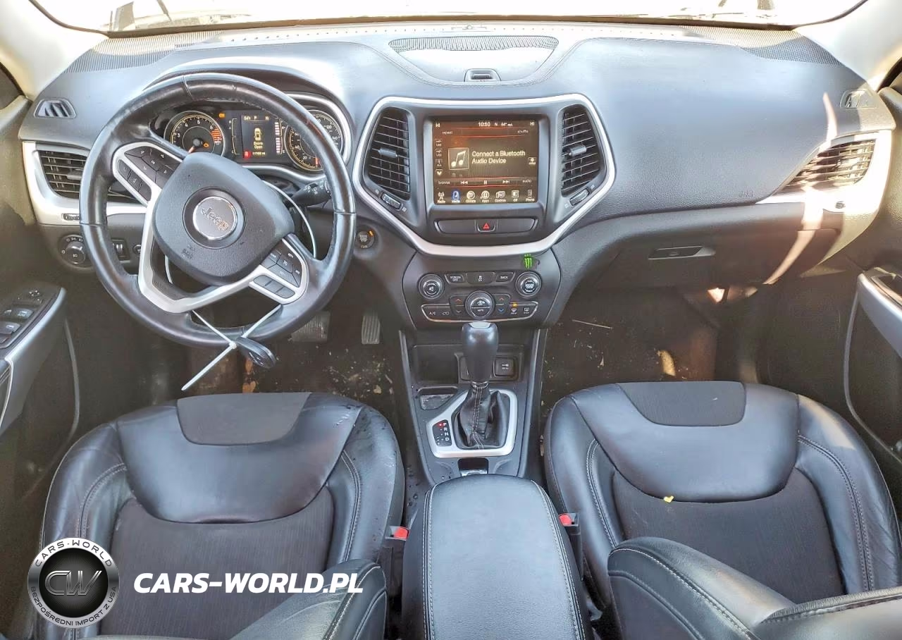 2018 Jeep Cherokee Latitude Plus VIN:1C4PJLLB2JD510970 - 8