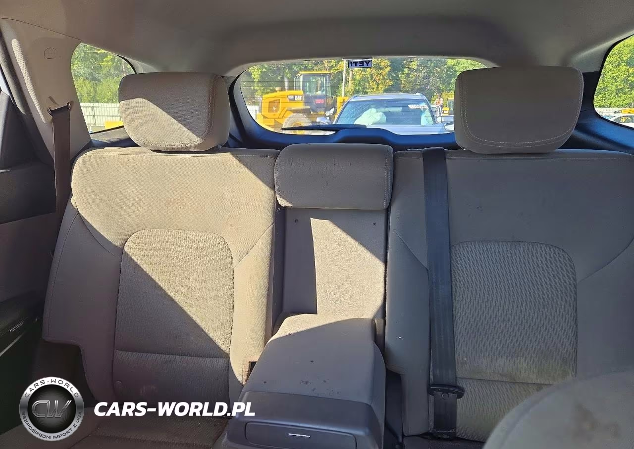 2017 Hyundai Santa Fe Se VIN:KM8SM4HF0HU182635 - 10