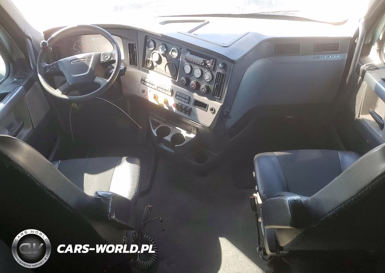 2018 Freightliner Cascadia 126 VIN:3AKJHHDR8JSHU5647 - 8