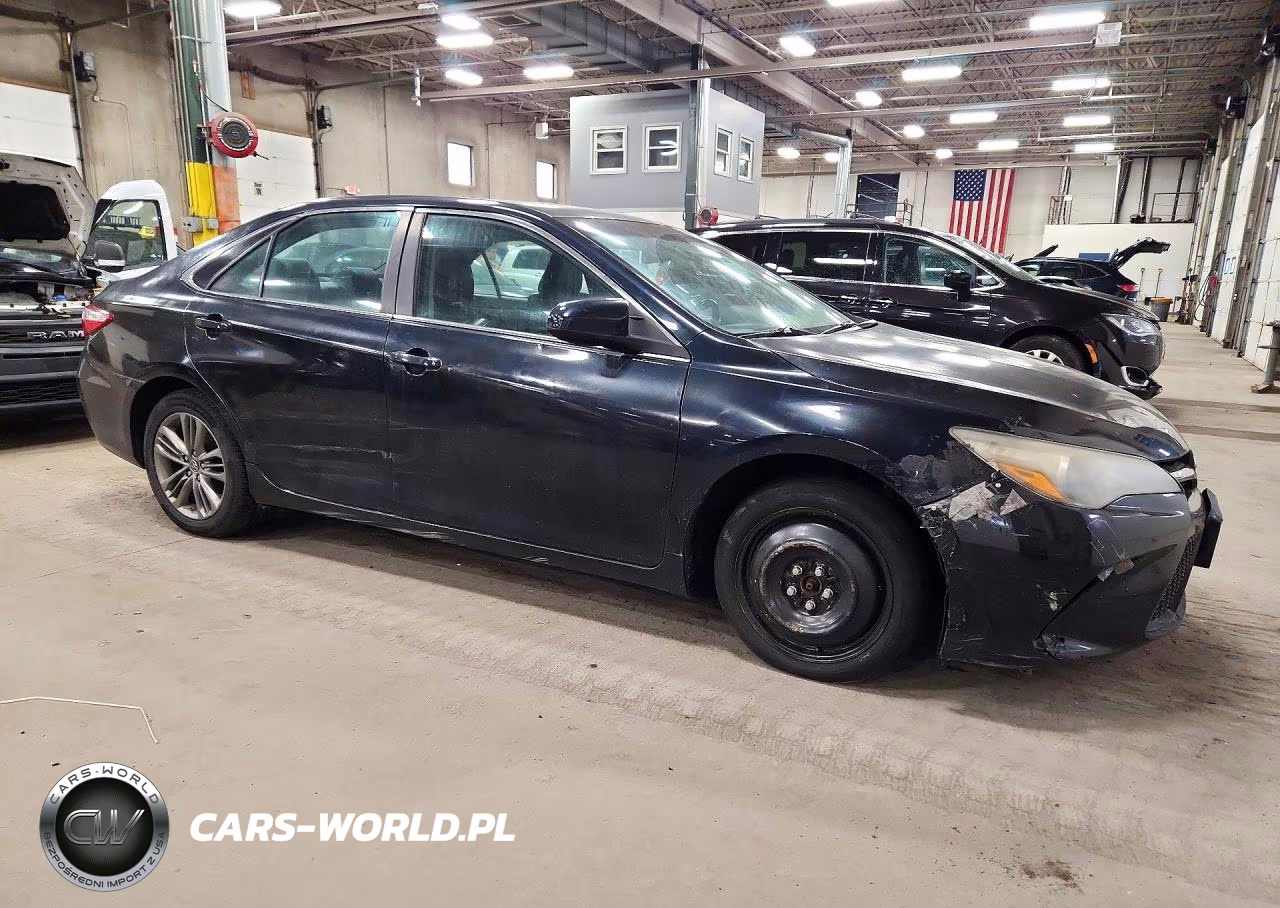 2015 Toyota Camry Se VIN:4T1BF1FKXFU914730 - 4