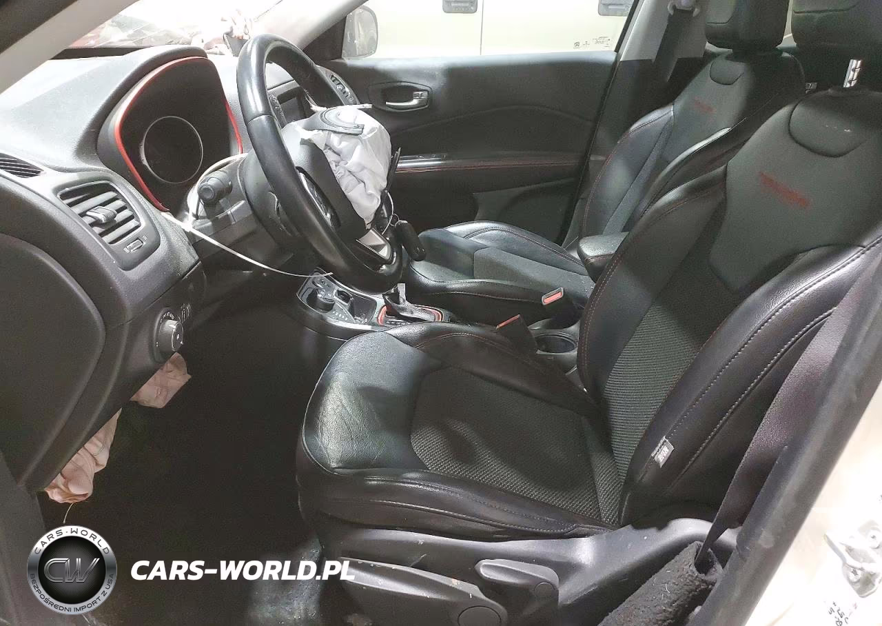 2020 Jeep Compass Trailhawk VIN:3C4NJDDB5LT118607 - 7