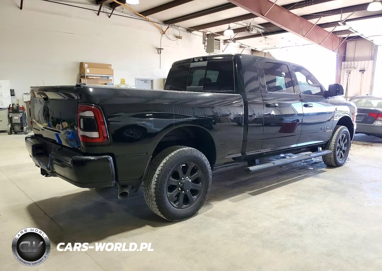 2024 Ram 3500 Laramie VIN:3C63R3ML3RG308885 - 3