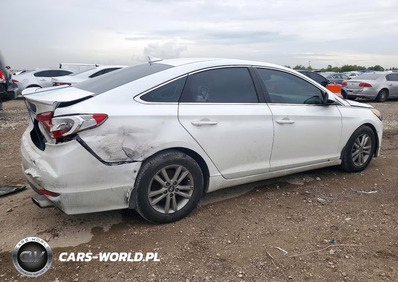 2016 Hyundai Sonata VIN:5NPE24AF5GH413622 - 3