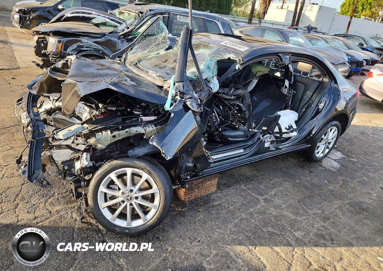 2021 Mercedes-Benz A 220 – zdjęcie 1 z 13