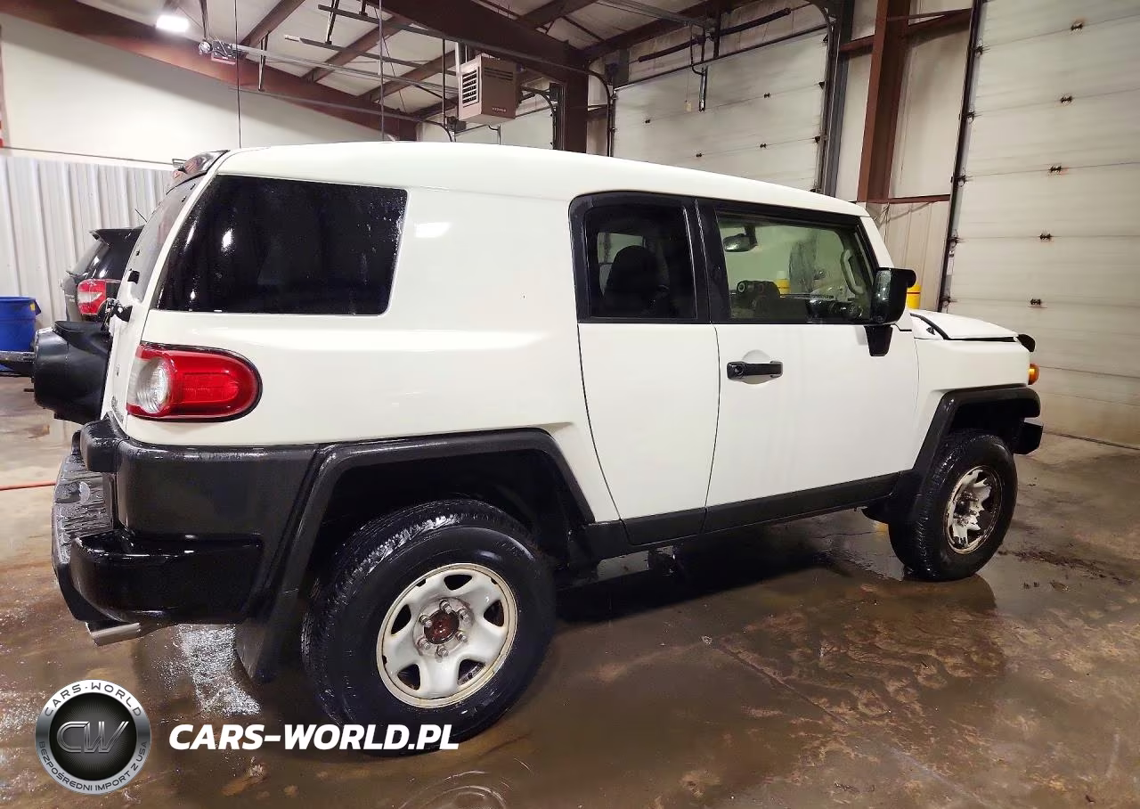 2014 Toyota Fj Cruiser Base VIN:JTEBU4BFXEK207945 - 3