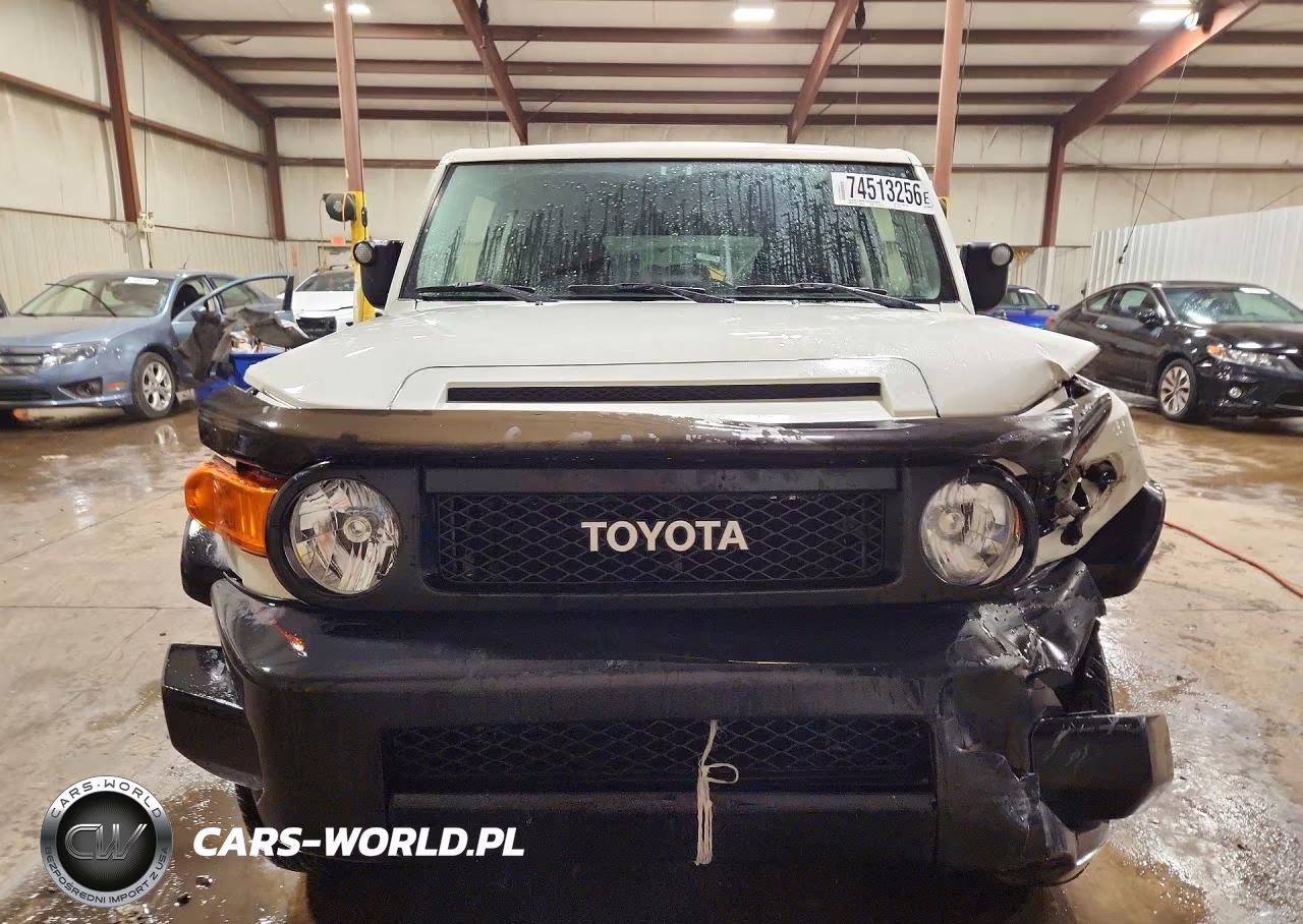 2014 Toyota Fj Cruiser Base VIN:JTEBU4BFXEK207945 - 5