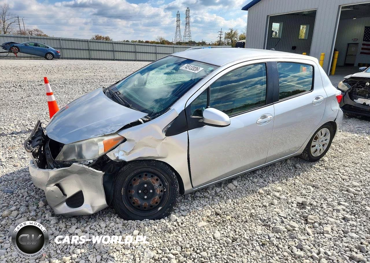 2013 Toyota Yaris 5-Door Le