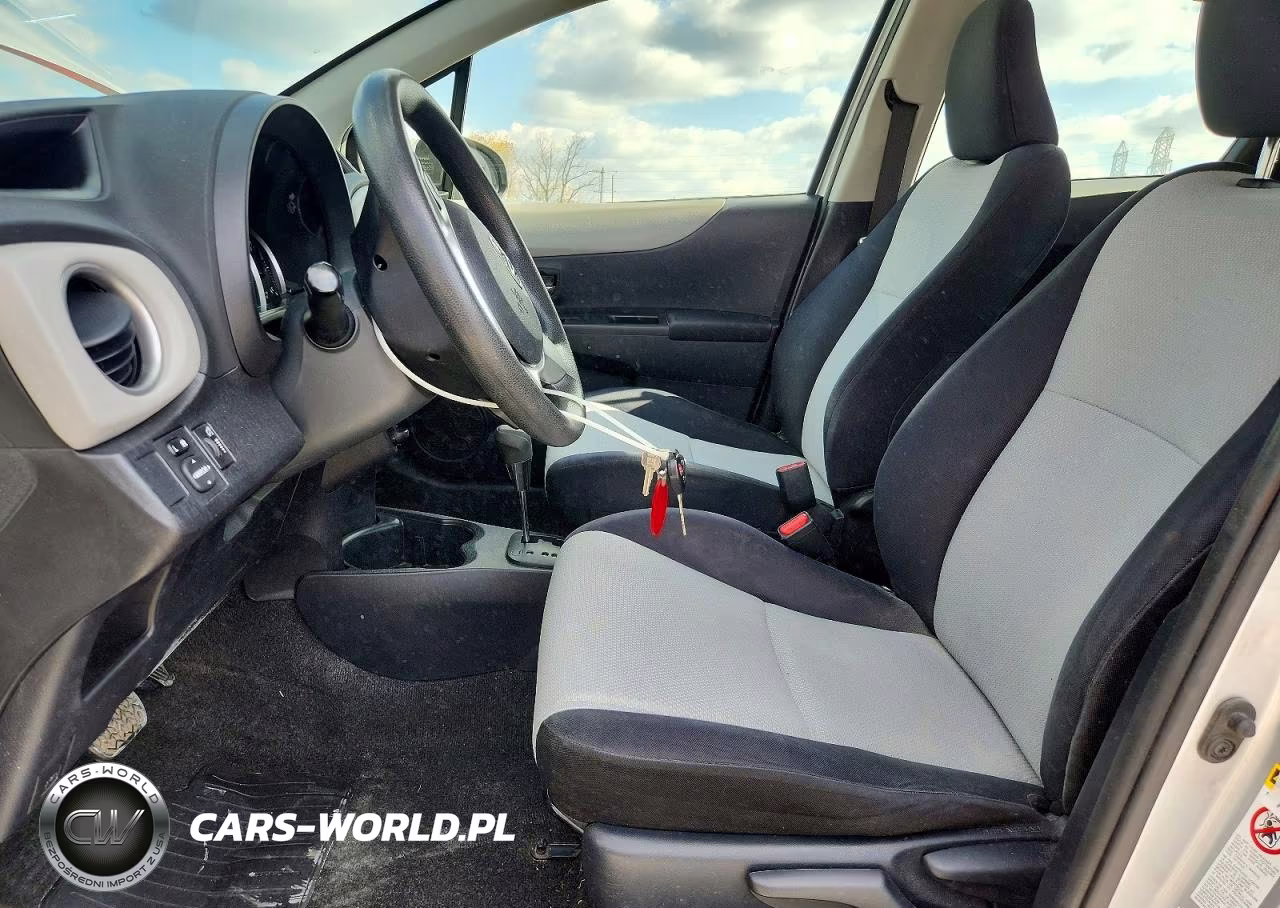 2013 Toyota Yaris 5-Door Le VIN:JTDKTUD38DD557636 - 7