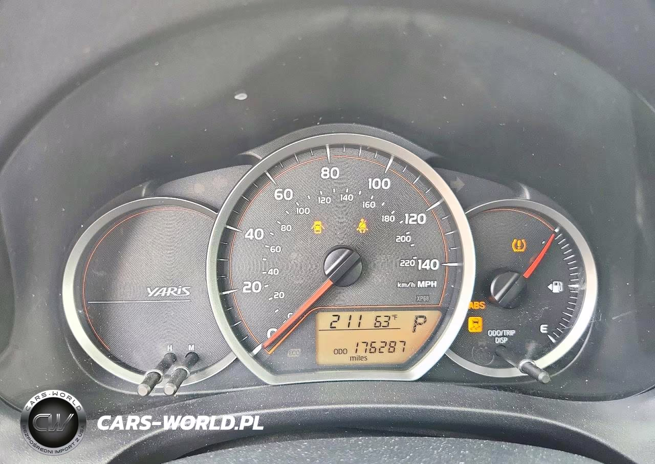 2013 Toyota Yaris 5-Door Le VIN:JTDKTUD38DD557636 - 9
