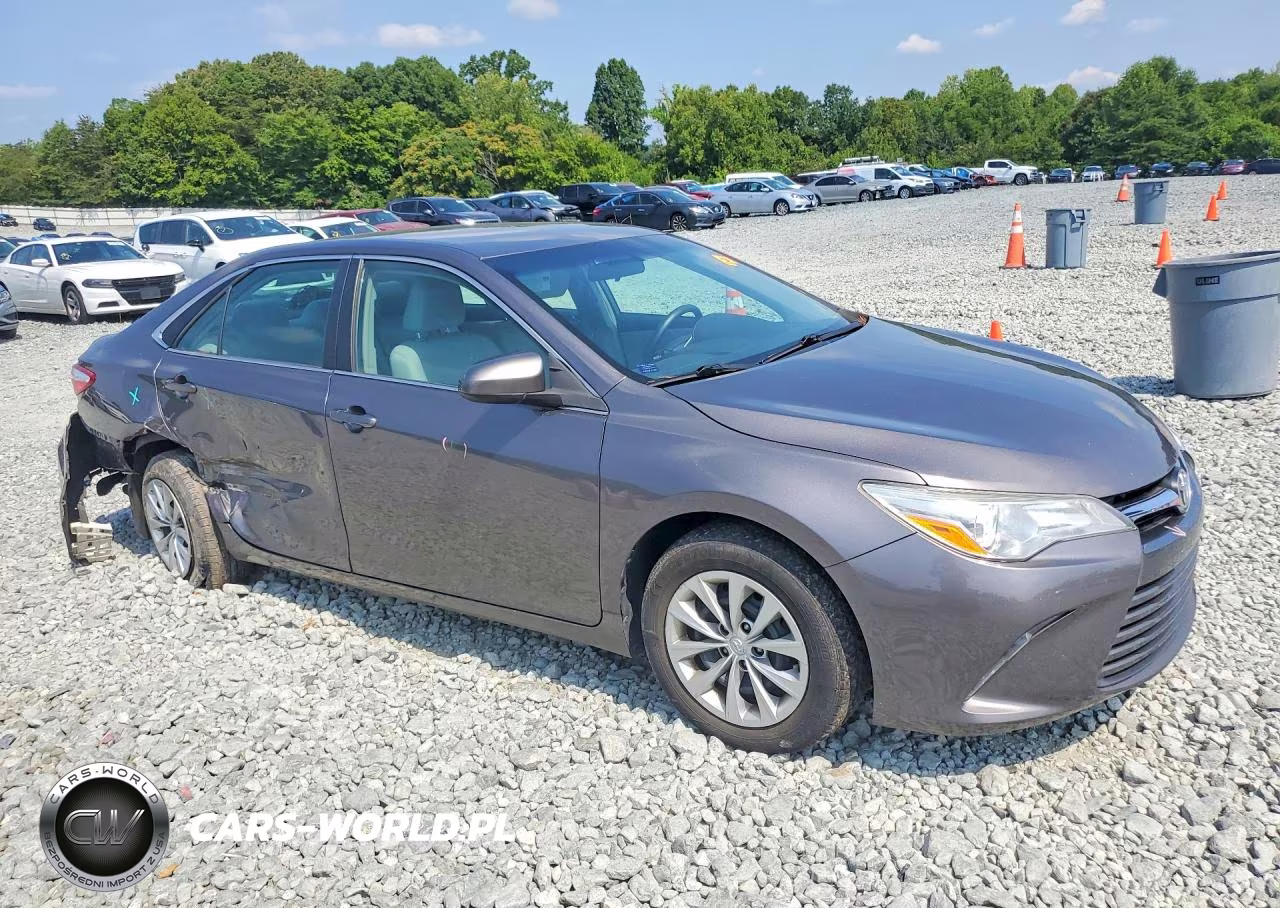 2017 Toyota Camry Le VIN:4T1BF1FK1HU307781 - 4