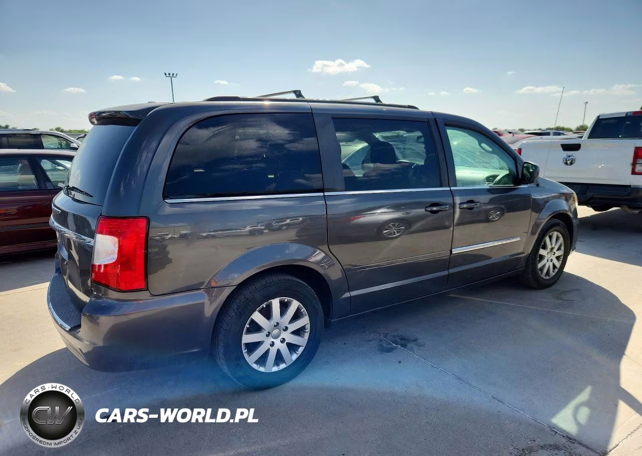 2016 Chrysler Town & Country Touring VIN:2C4RC1BG1GR142078 - 3