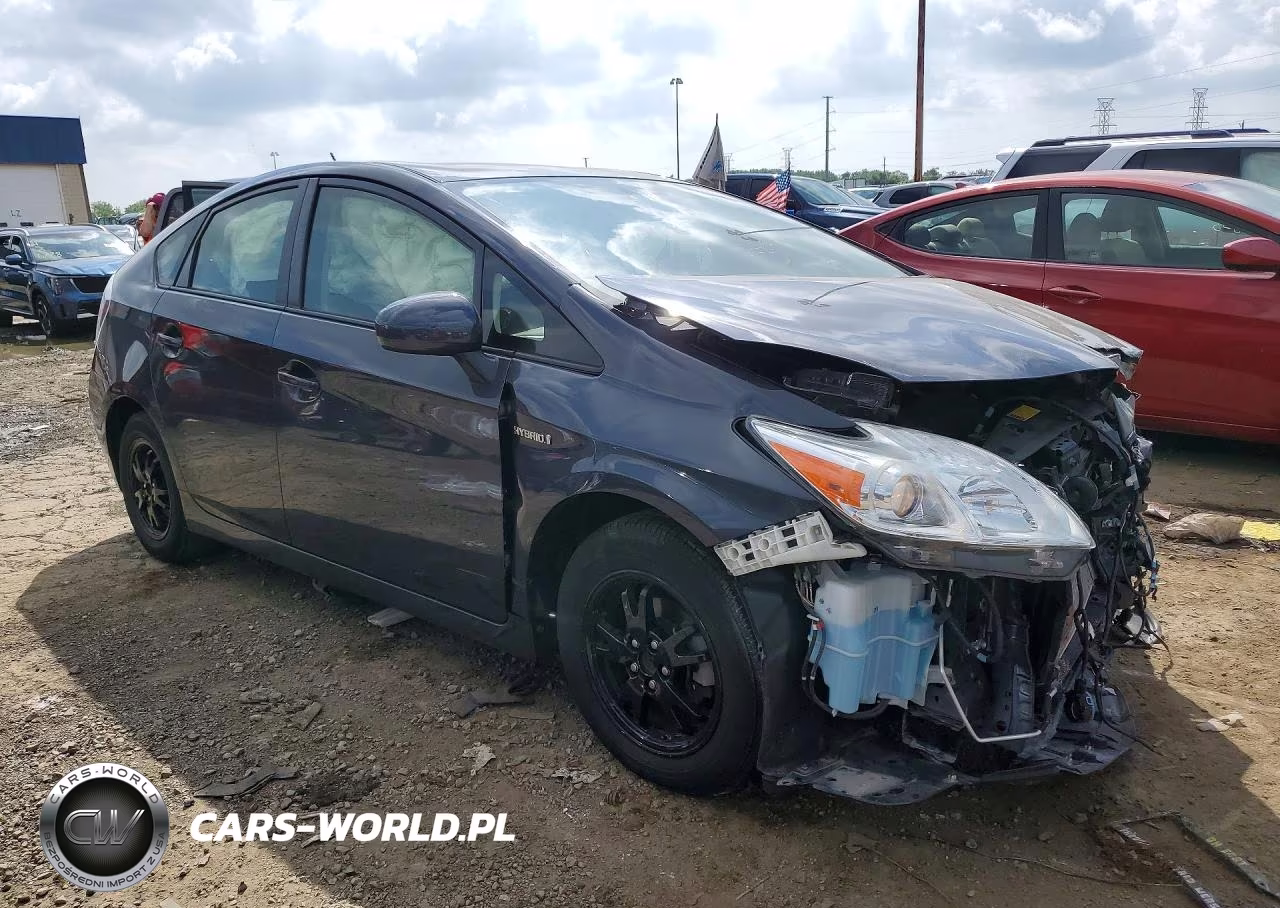 2015 Toyota Prius Two VIN:JTDKN3DU6F1916466 - 4