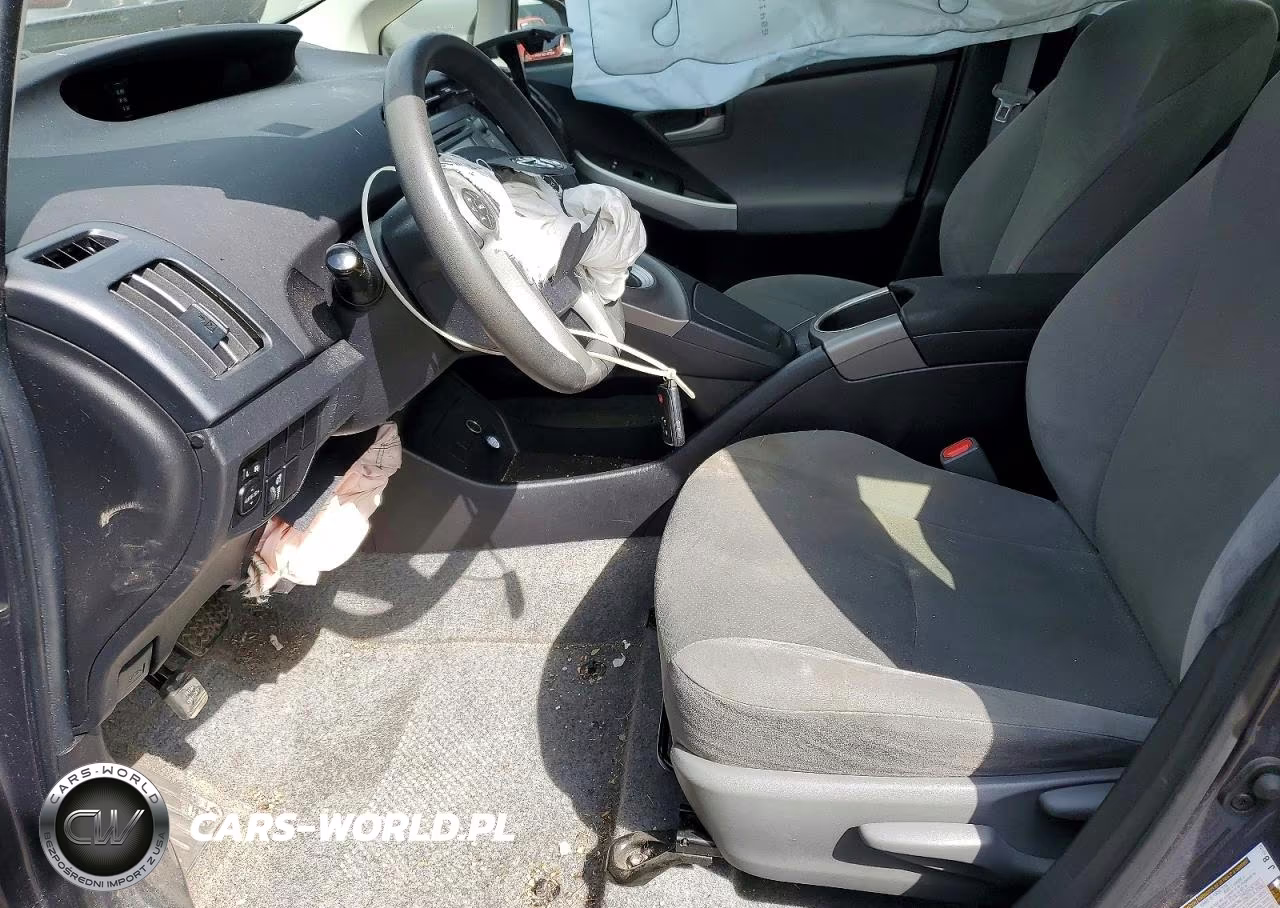 2015 Toyota Prius Two VIN:JTDKN3DU6F1916466 - 7