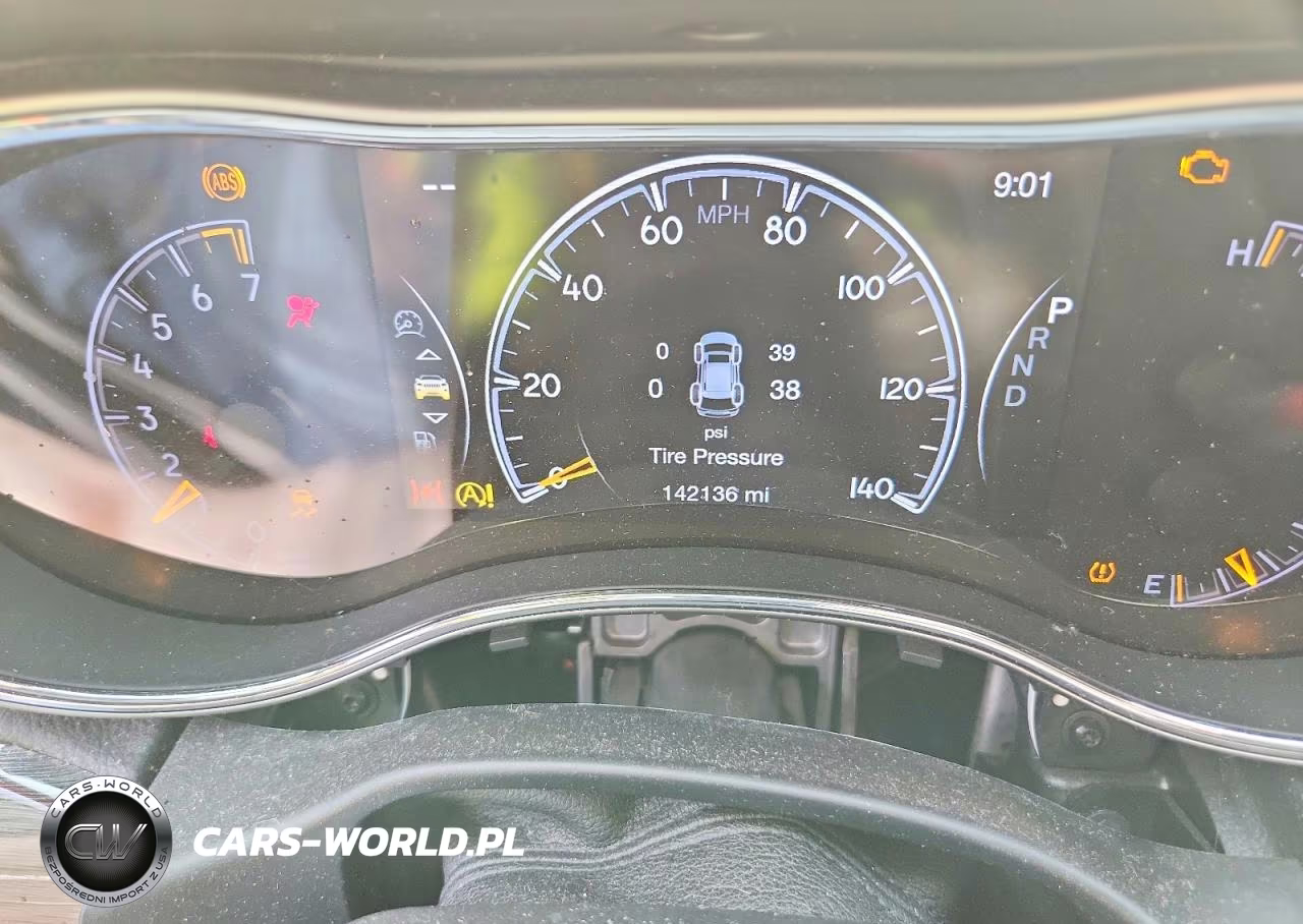 2018 Jeep Grand Cherokee Trailhawk VIN:1C4RJFLG9JC371206 - 9