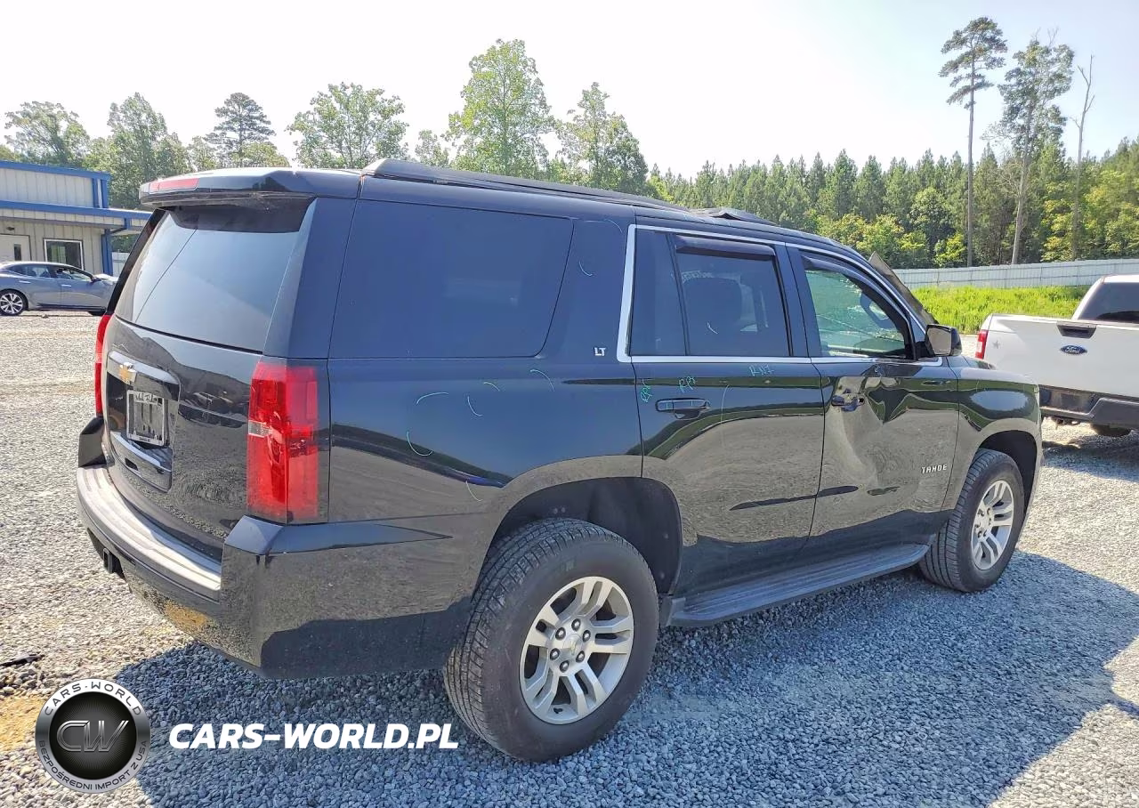 2019 Chevrolet Tahoe C1500 Lt VIN:1GNSCBKC1KR289673 - 3