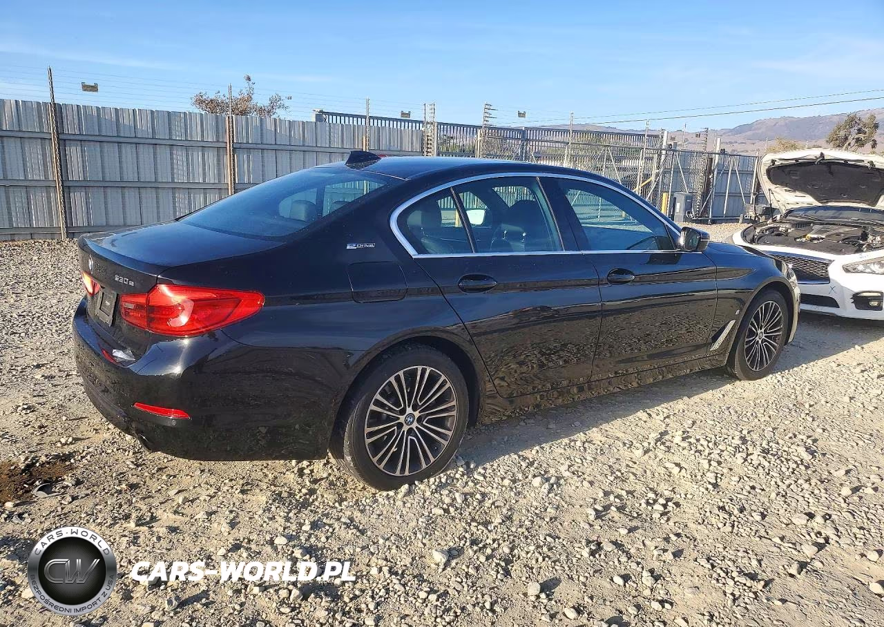 2019 BMW 530E VIN:WBAJA9C56KB399305 - 3