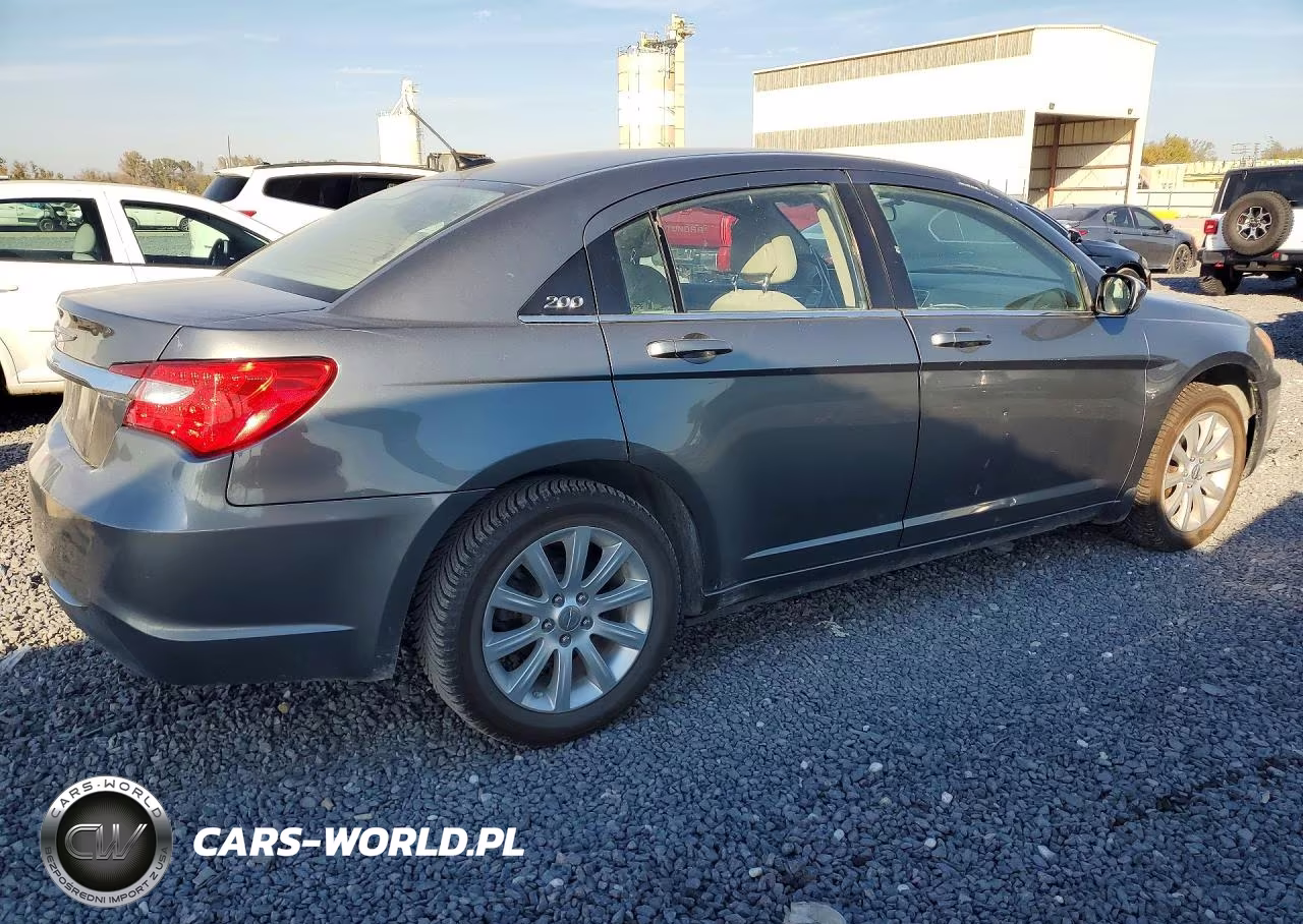 2013 Chrysler 200 Touring VIN:1C3CCBBB7DN569861 - 3